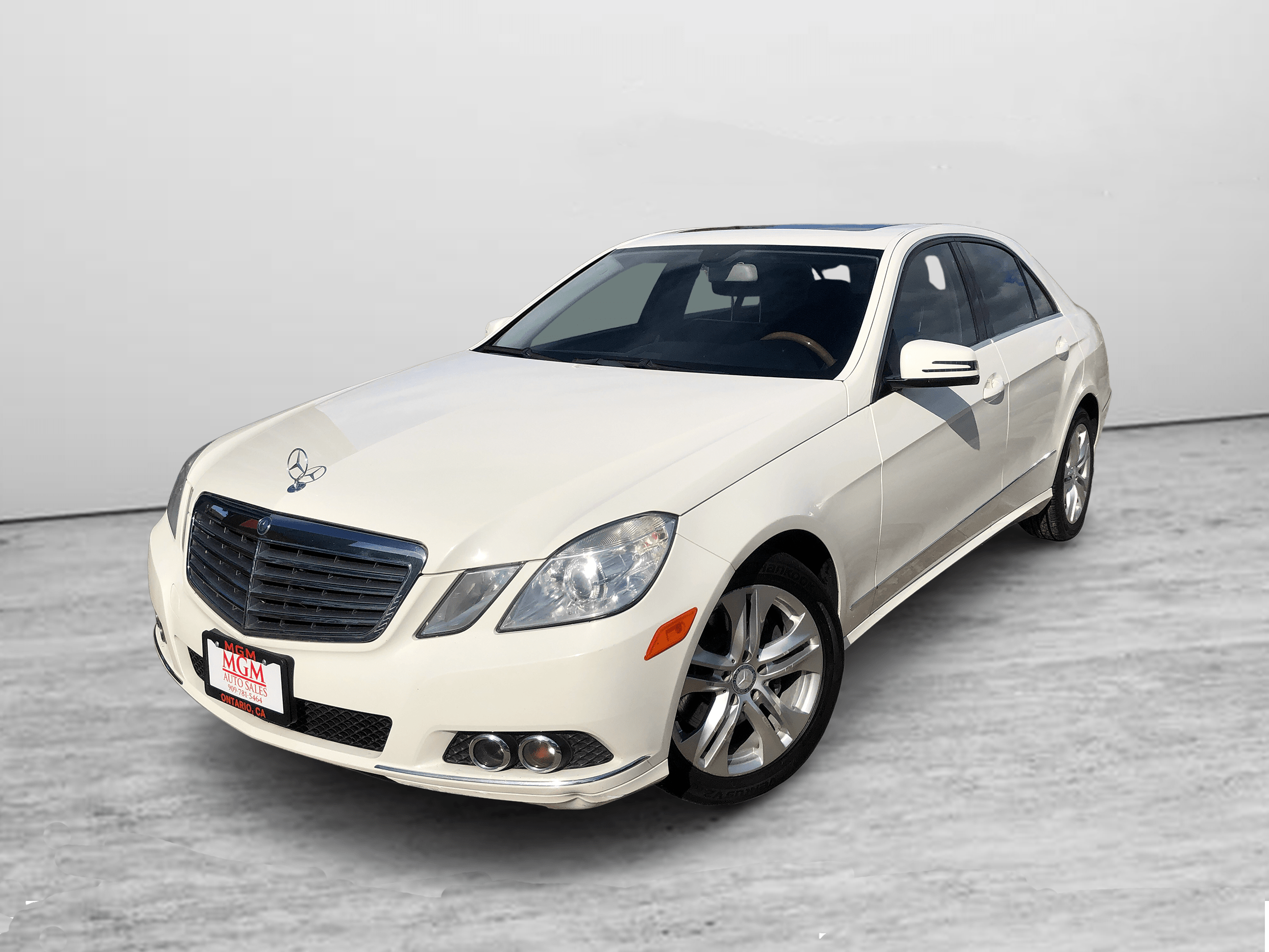 white benz thumbnail-min Slider Banner 1