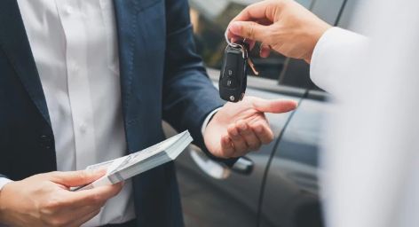 Is It Better to Pay Cash or Finance a Used Car?