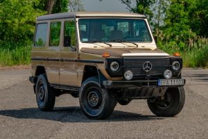 Solar Beam Yellow Mercedes-Benz G-Class