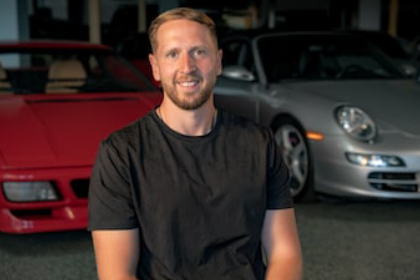 3125b29cb60449aaa809a829e9cdd4b6 (1) vantage team member