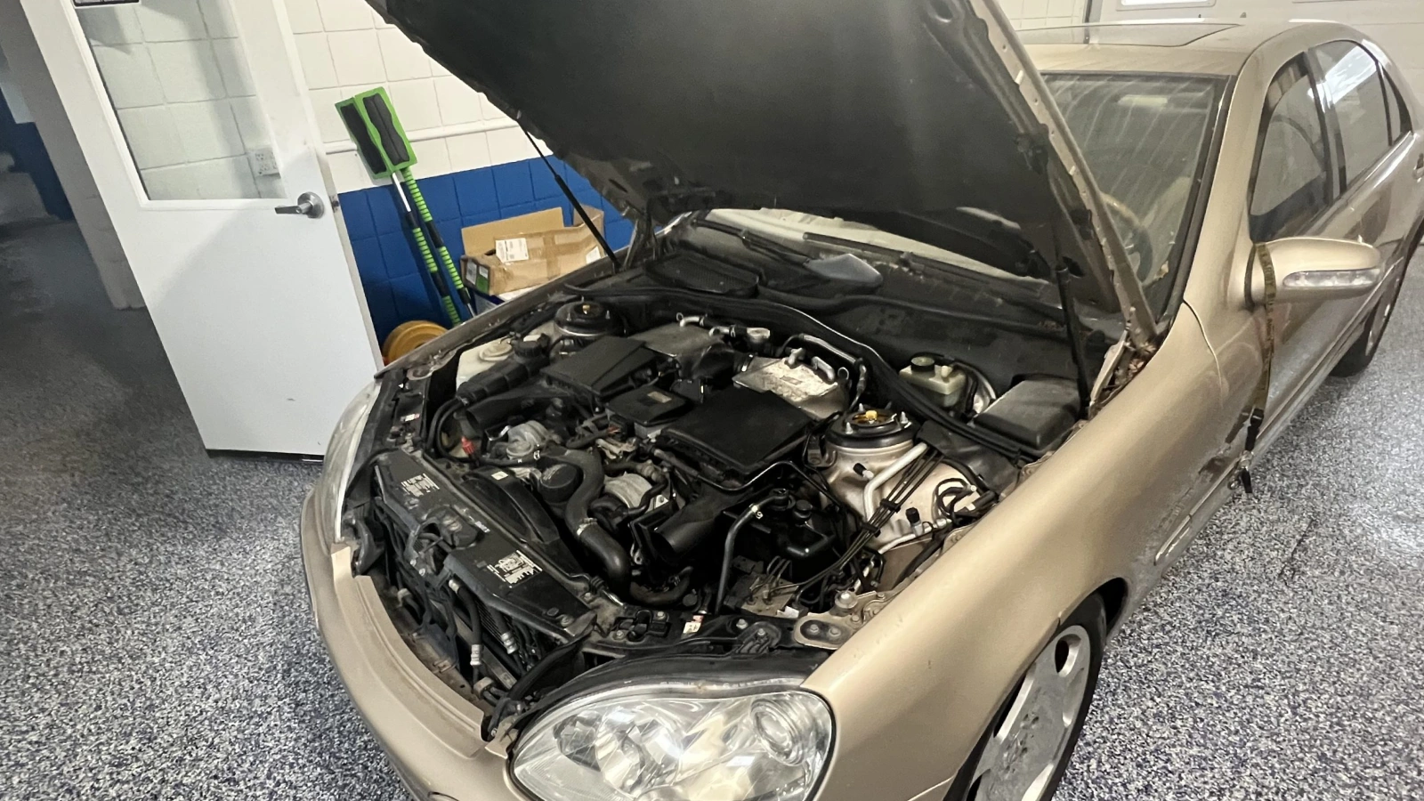 Fast and affordable oil change service in Point Place Toledo 43611 from Nexus Drive Hub Toledo.