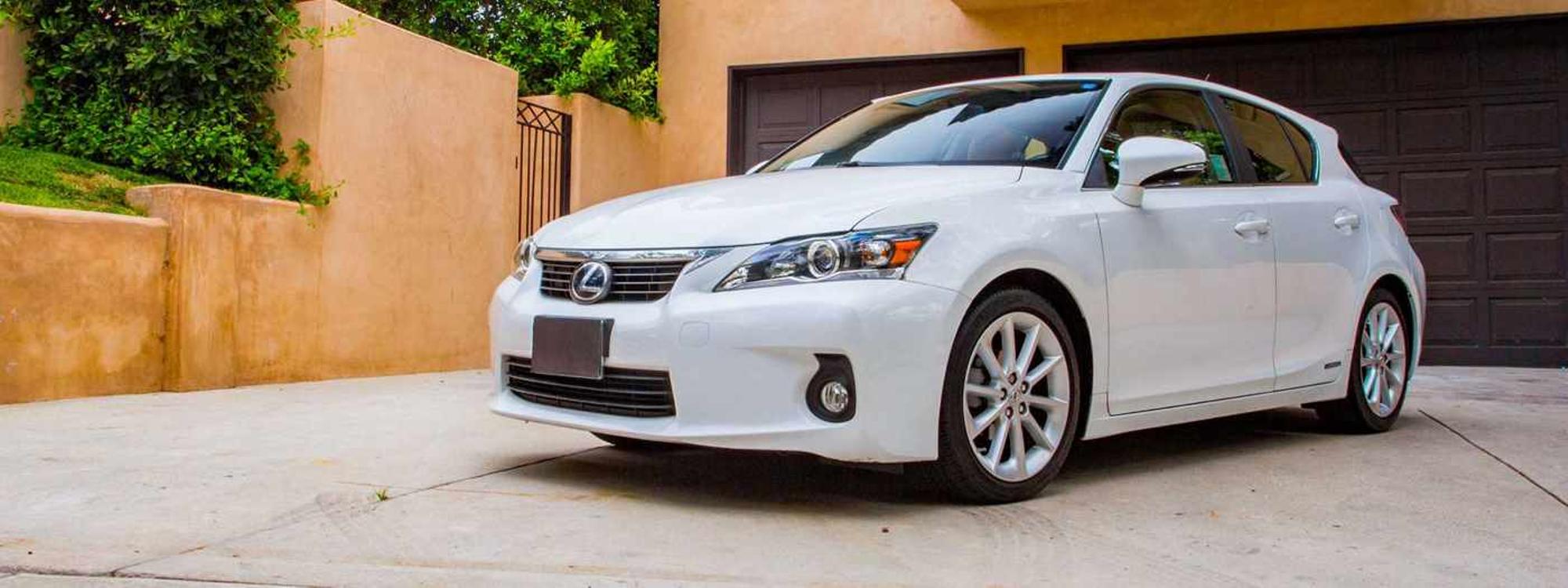 Slider image of Lexus car