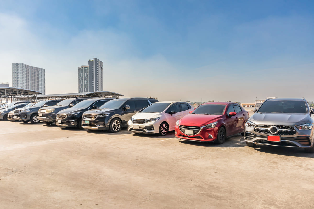Shopping for used cars under 15000 Jacksonville NC can feel overwhelming if you rely on national “best of” lists. What actually matters is what you can find right now in the local market.