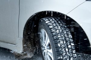Is FWD or AWD Better In Snow?