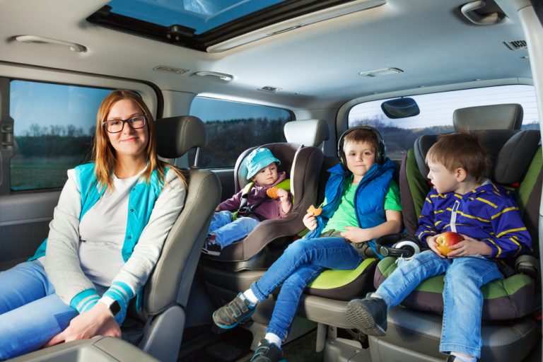 are you allowed 3 car seats in the back of a car