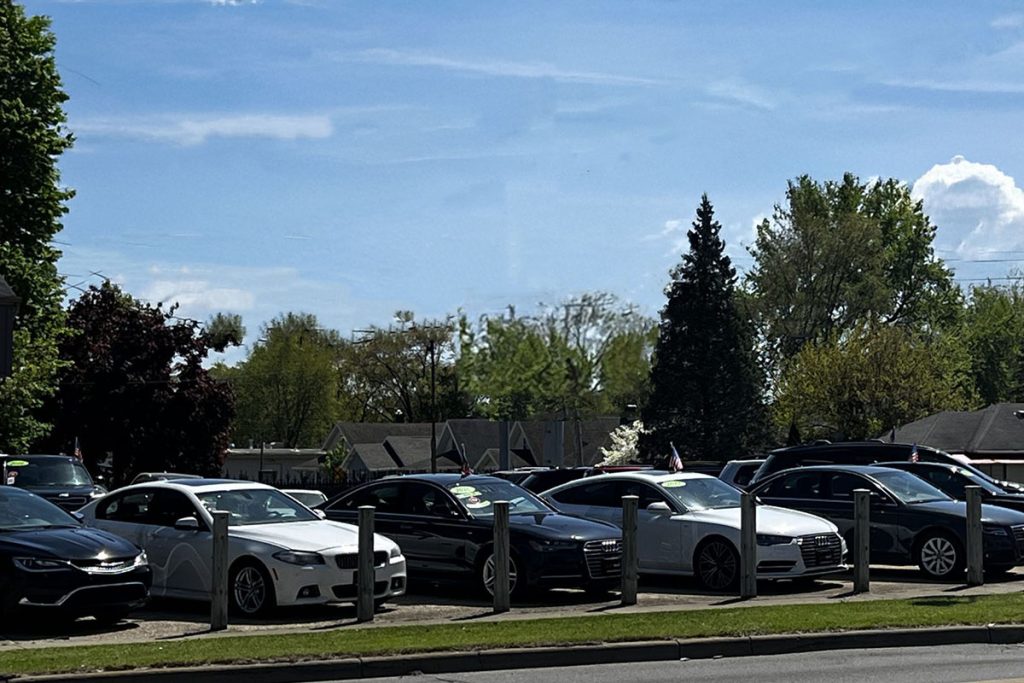 Used cars in niles – white BMW at Automax of Indiana