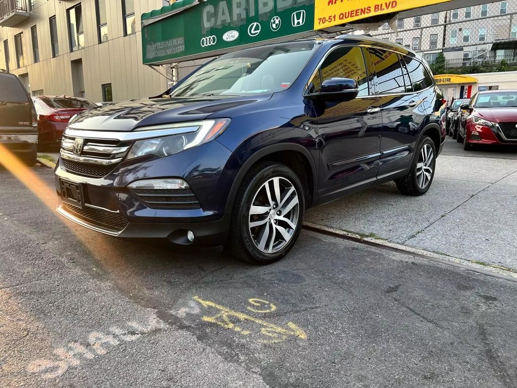 How Can First-Time Buyers Negotiate The Best Deal At A Car Dealership?