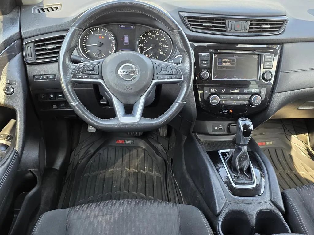 2019 Nissan Rogue SV on the road in Mobile AL