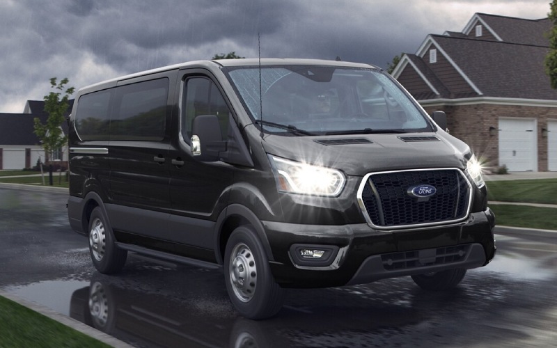 2025FordTransit-exterior-01